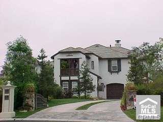 2 THORNTON Place